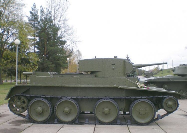 1eedd98aadd42c667a0850e0a6c89fba Сколько танков было у Сталина?