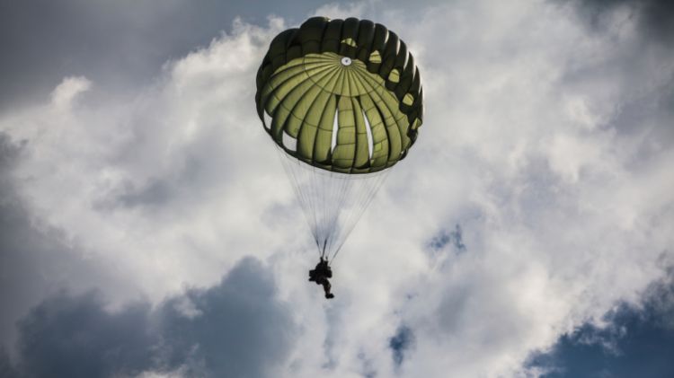 5df1c3a0d0067a7456ebf4662ee0c01d Прыжок из поднебесья (рассказ, получивший премию «Писатель года»)