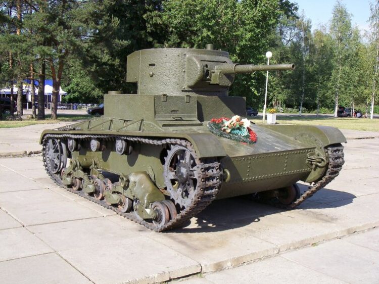 7162542d10881cf8d78b208088ab108f Сколько танков было у Сталина?
